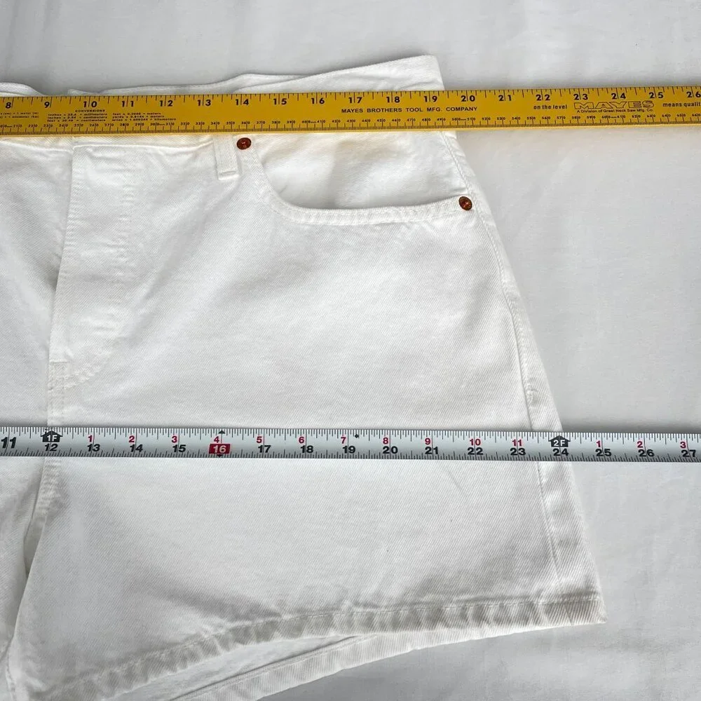 Re/Done Button Fly Mid-Rise Boy Shorts White Rigid Denim Womens 32‎ NWT - Picture 11 of 16